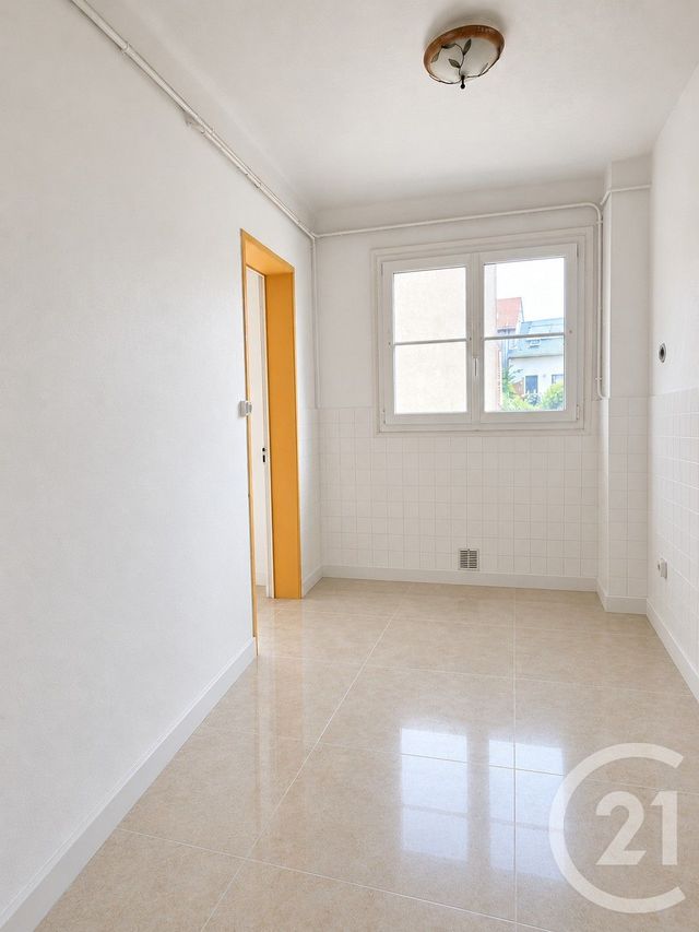 Appartement F3 &agrave; vendre - 3 pi&egrave;ces - 62,20 m2 - Montereau Fault Yonne - 77 - ILE-DE-FRANCE