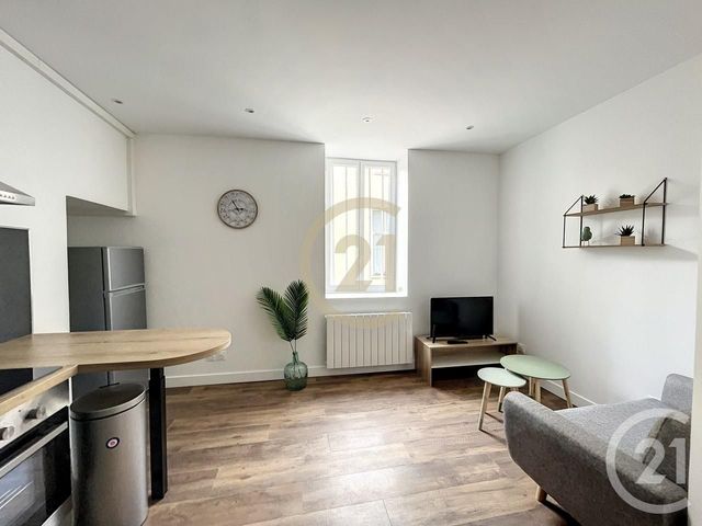Appartement &agrave; louer - 2 pi&egrave;ces - 29,12 m2 - Montereau Fault Yonne - 77 - ILE-DE-FRANCE