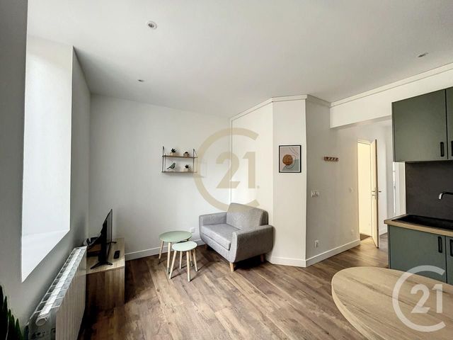 Appartement &agrave; louer - 2 pi&egrave;ces - 29,12 m2 - Montereau Fault Yonne - 77 - ILE-DE-FRANCE