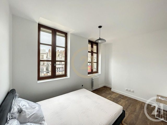Appartement &agrave; louer - 2 pi&egrave;ces - 29,12 m2 - Montereau Fault Yonne - 77 - ILE-DE-FRANCE