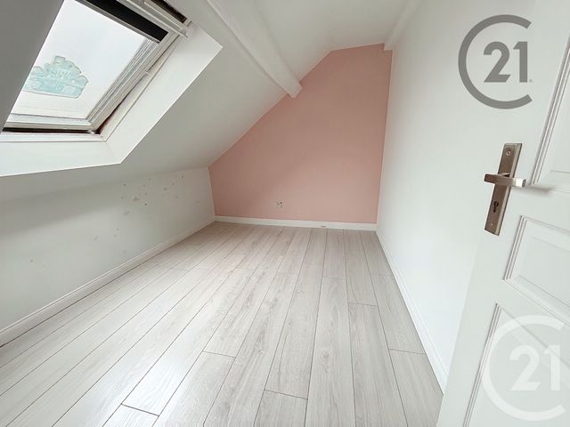 Appartement F4 &agrave; louer - 3 pi&egrave;ces - 44,61 m2 - Forges - 77 - ILE-DE-FRANCE