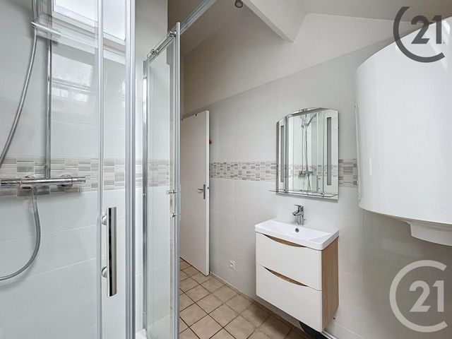 Appartement F1 &agrave; louer - 2 pi&egrave;ces - 25 m2 - Cannes Ecluse - 77 - ILE-DE-FRANCE