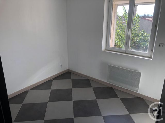 Appartement T2 à louer - 2 pièces - 29,97 m2 - Rognac - 13 - PROVENCE-ALPES-COTE-D-AZUR