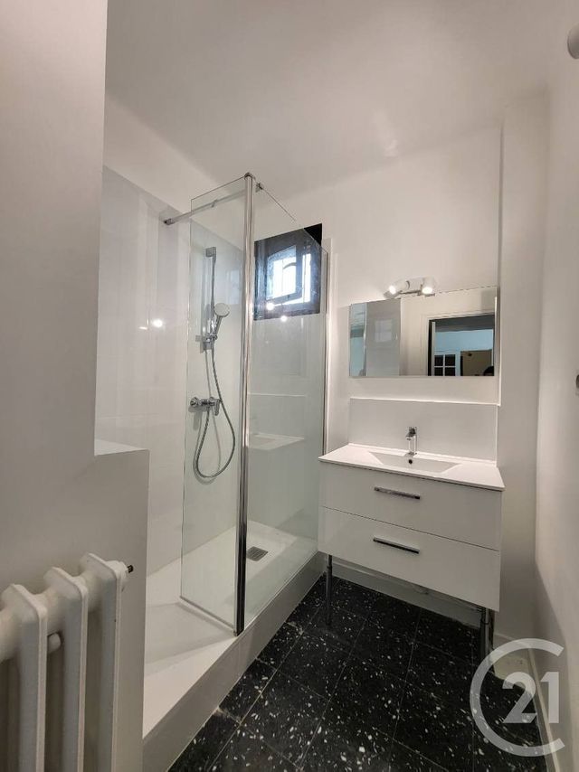 Appartement T2 à louer - 2 pièces - 48,02 m2 - Marignane - 13 - PROVENCE-ALPES-COTE-D-AZUR