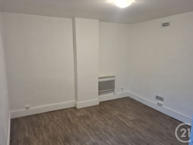 Appartement T3 à louer - 3 pièces - 39,54 m2 - Gignac La Nerthe - 13 - PROVENCE-ALPES-COTE-D-AZUR