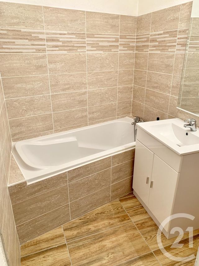 Appartement T3 &agrave; louer - 3 pi&egrave;ces - 57,26 m2 - Marignane - 13 - PROVENCE-ALPES-COTE-D-AZUR