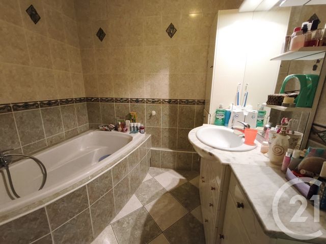 Appartement F5 &agrave; vendre - 5 pi&egrave;ces - 92,97 m2 - Marignane - 13 - PROVENCE-ALPES-COTE-D-AZUR