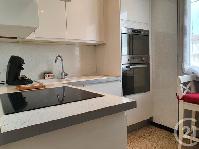 Maison &agrave; louer - 3 pi&egrave;ces - 80,45 m2 - Vitrolles - 13 - PROVENCE-ALPES-COTE-D-AZUR