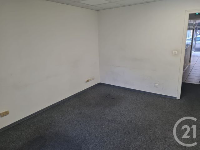 Local commercial à louer - 58.0 m2 - 13 - Bouches-du-Rhone