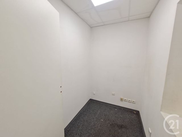 Local commercial à louer - 58.0 m2 - 13 - Bouches-du-Rhone