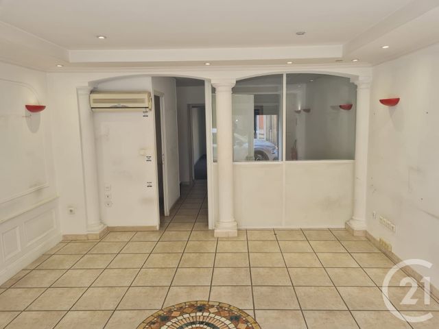 Local commercial à louer - 58.0 m2 - 13 - Bouches-du-Rhone