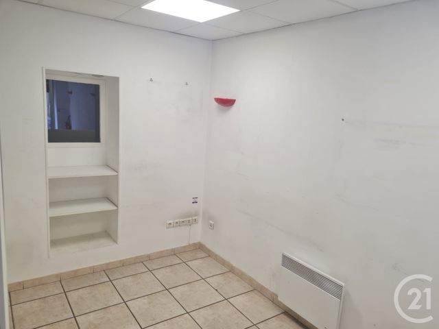 Local commercial à louer - 58.0 m2 - 13 - Bouches-du-Rhone