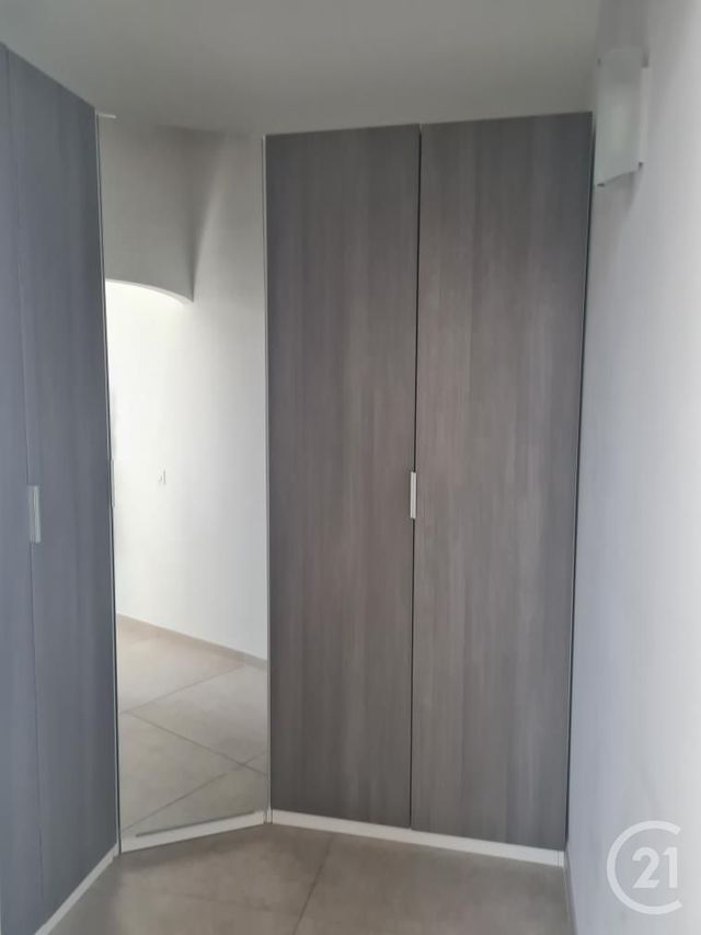 Maison &agrave; louer - 2 pi&egrave;ces - 57,78 m2 - Gignac La Nerthe - 13 - PROVENCE-ALPES-COTE-D-AZUR