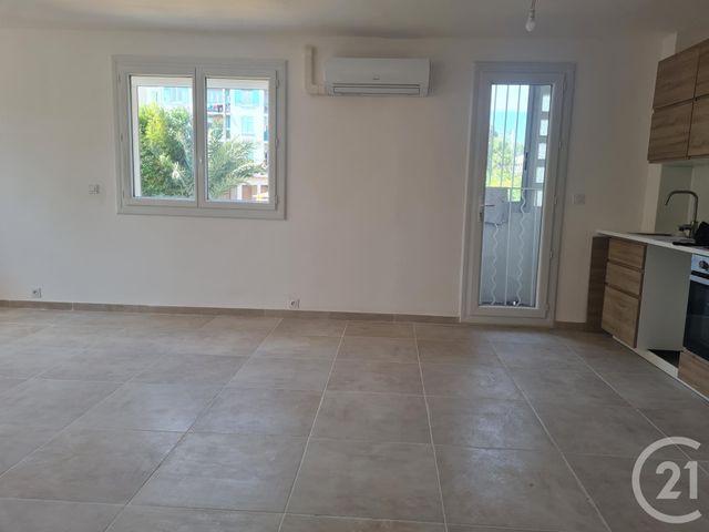 Appartement T4 &agrave; louer - 4 pi&egrave;ces - 73,74 m2 - Marignane - 13 - PROVENCE-ALPES-COTE-D-AZUR