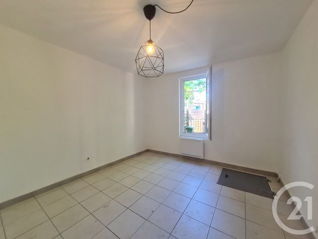 Maison &agrave; louer - 2 pi&egrave;ces - 26,13 m2 - Marignane - 13 - PROVENCE-ALPES-COTE-D-AZUR