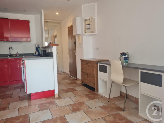 Appartement T1 &agrave; louer - 1 pi&egrave;ce - 31,37 m2 - Marignane - 13 - PROVENCE-ALPES-COTE-D-AZUR