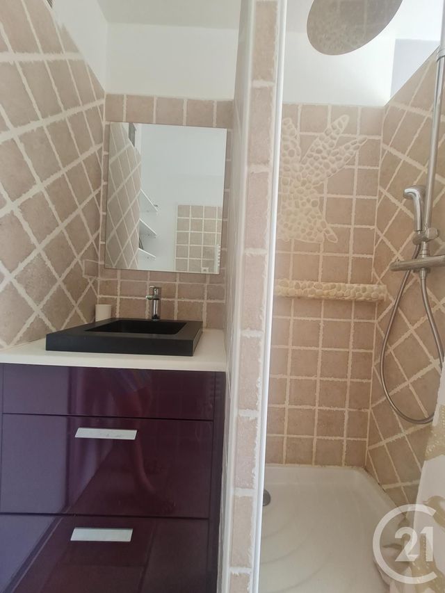 Appartement T1 &agrave; louer - 1 pi&egrave;ce - 31,37 m2 - Marignane - 13 - PROVENCE-ALPES-COTE-D-AZUR