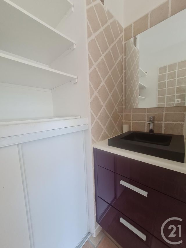 Appartement T1 &agrave; louer - 1 pi&egrave;ce - 31,37 m2 - Marignane - 13 - PROVENCE-ALPES-COTE-D-AZUR