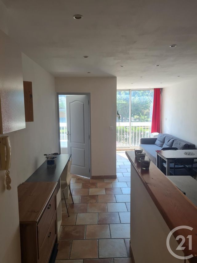 Appartement T1 &agrave; louer - 1 pi&egrave;ce - 31,37 m2 - Marignane - 13 - PROVENCE-ALPES-COTE-D-AZUR