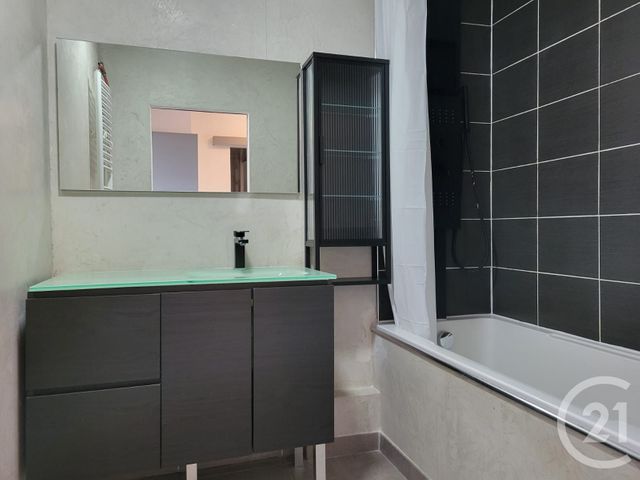 Appartement F3 &agrave; louer - 3 pi&egrave;ces - 68,75 m2 - Marignane - 13 - PROVENCE-ALPES-COTE-D-AZUR