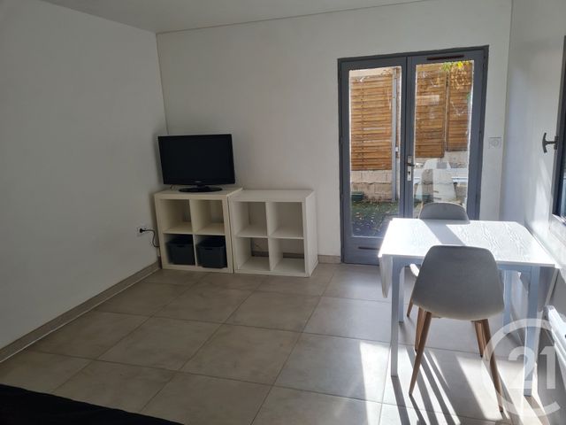 Appartement Studio &agrave; louer - 1 pi&egrave;ce - 23,93 m2 - Rognac - 13 - PROVENCE-ALPES-COTE-D-AZUR