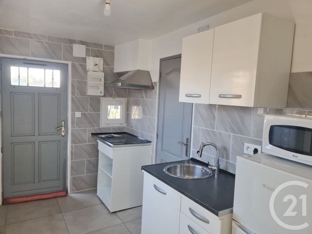 Appartement Studio &agrave; louer - 1 pi&egrave;ce - 23,93 m2 - Rognac - 13 - PROVENCE-ALPES-COTE-D-AZUR