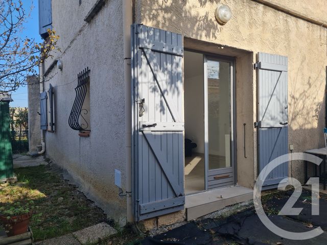 Appartement Studio &agrave; louer - 1 pi&egrave;ce - 23,93 m2 - Rognac - 13 - PROVENCE-ALPES-COTE-D-AZUR