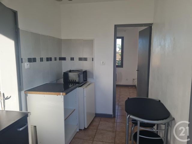 Appartement Studio &agrave; louer - 1 pi&egrave;ce - 19,80 m2 - Rognac - 13 - PROVENCE-ALPES-COTE-D-AZUR