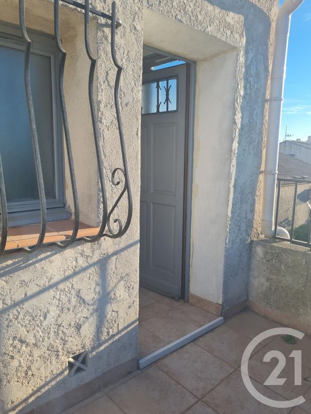 Appartement Studio &agrave; louer - 1 pi&egrave;ce - 19,80 m2 - Rognac - 13 - PROVENCE-ALPES-COTE-D-AZUR
