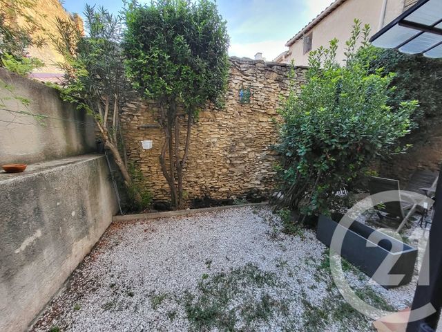 Appartement T2 &agrave; louer - 2 pi&egrave;ces - 22,60 m2 - La Fare Les Oliviers - 13 - PROVENCE-ALPES-COTE-D-AZUR