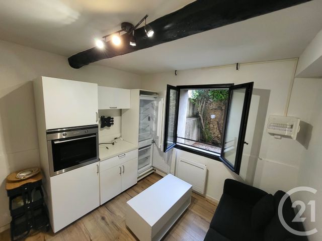 Appartement T2 &agrave; louer - 2 pi&egrave;ces - 22,60 m2 - La Fare Les Oliviers - 13 - PROVENCE-ALPES-COTE-D-AZUR