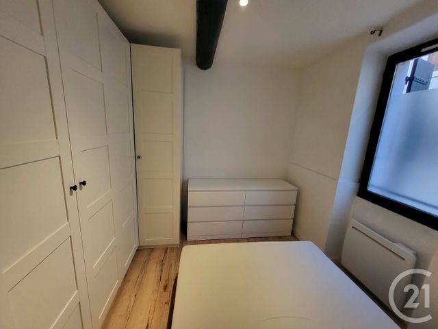 Appartement T2 &agrave; louer - 2 pi&egrave;ces - 22,60 m2 - La Fare Les Oliviers - 13 - PROVENCE-ALPES-COTE-D-AZUR