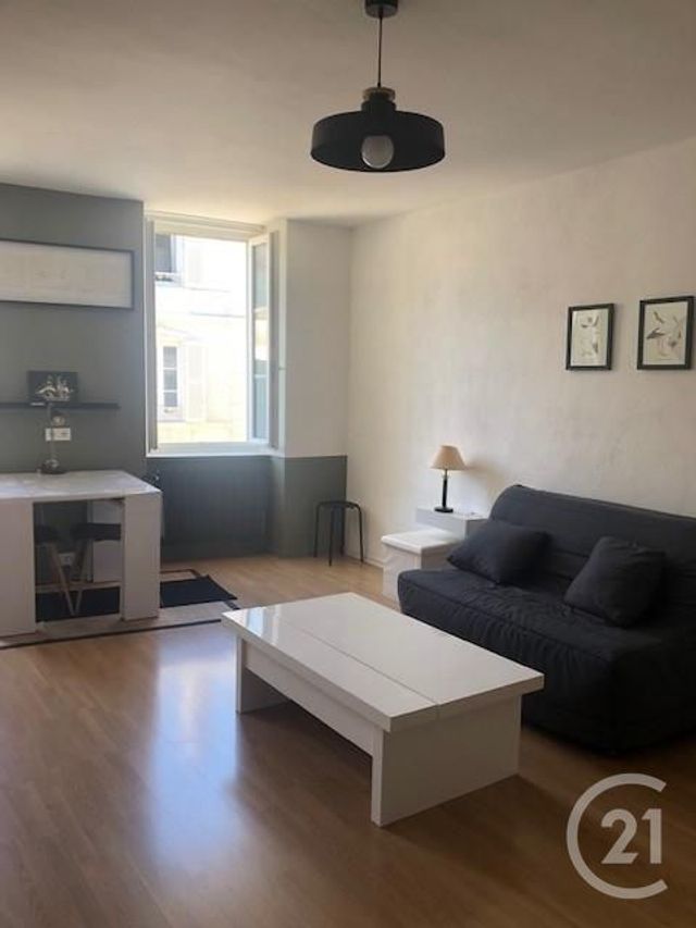 Appartement T1 &agrave; louer - 1 pi&egrave;ce - 36,88 m2 - La Rochelle - 17 - POITOU-CHARENTES