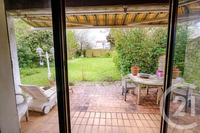 Maison &agrave; vendre - 4 pi&egrave;ces - 118 m2 - Ste Soulle - 17 - POITOU-CHARENTES