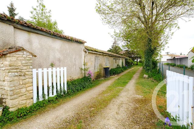 Maison &agrave; vendre - 4 pi&egrave;ces - 118 m2 - Ste Soulle - 17 - POITOU-CHARENTES