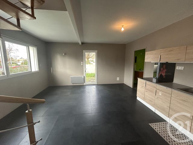 Maison &agrave; vendre - 6 pi&egrave;ces - 185 m2 - St Rogatien - 17 - POITOU-CHARENTES