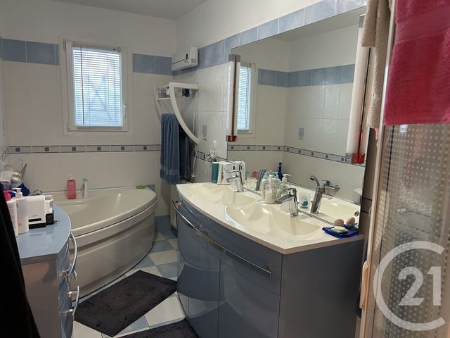 Maison &agrave; vendre - 5 pi&egrave;ces - 120 m2 - Salles Sur Mer - 17 - POITOU-CHARENTES