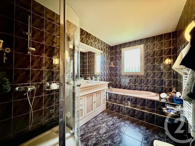 Maison à vendre - 5 pièces - 145 m2 - Perigny - 17 - POITOU-CHARENTES