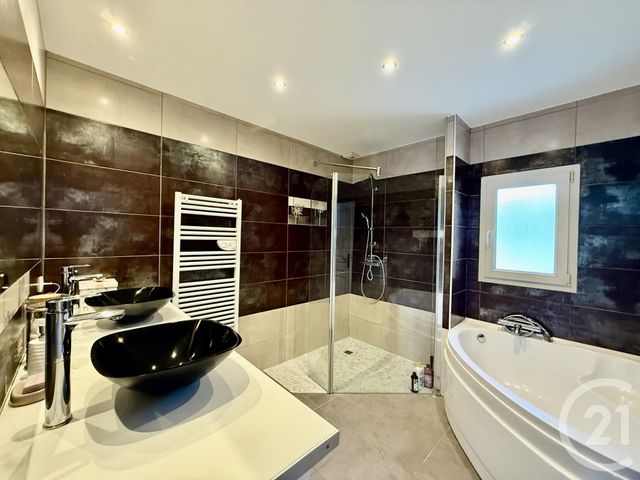 Maison &agrave; vendre - 6 pi&egrave;ces - 128,19 m2 - St Rogatien - 17 - POITOU-CHARENTES