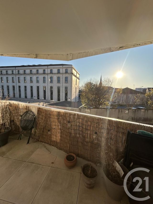 Appartement F2 &agrave; vendre - 2 pi&egrave;ces - 42,75 m2 - La Rochelle - 17 - POITOU-CHARENTES