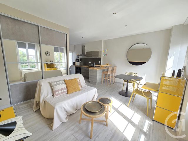 Appartement F1 &agrave; louer - 1 pi&egrave;ce - 32,09 m2 - La Rochelle - 17 - POITOU-CHARENTES