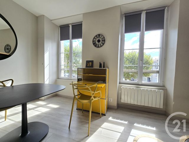 Appartement F1 &agrave; louer - 1 pi&egrave;ce - 32,09 m2 - La Rochelle - 17 - POITOU-CHARENTES