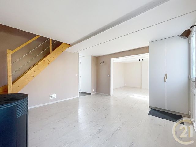Maison &agrave; louer - 4 pi&egrave;ces - 95,11 m2 - Lacroix St Ouen - 60 - PICARDIE