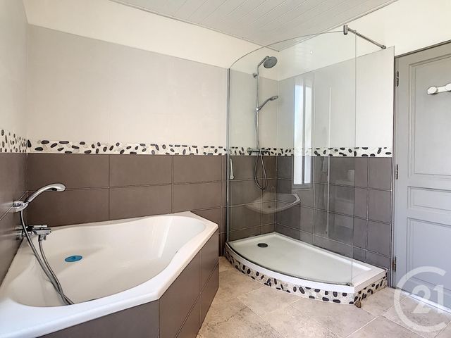 Appartement F5 &agrave; vendre - 6 pi&egrave;ces - 100,60 m2 - St Nazaire - 44 - PAYS-DE-LOIRE