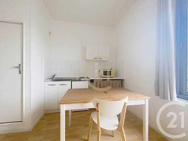 Appartement Studio &agrave; louer - 1 pi&egrave;ce - 15,94 m2 - St Nazaire - 44 - PAYS-DE-LOIRE