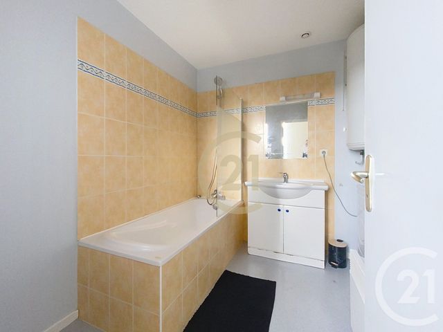 Appartement Duplex &agrave; louer - 3 pi&egrave;ces - 61,35 m2 - St Nazaire - 44 - PAYS-DE-LOIRE