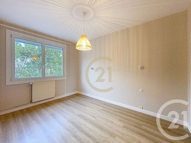 Appartement T5 &agrave; louer - 5 pi&egrave;ces - 110,41 m2 - St Nazaire - 44 - PAYS-DE-LOIRE