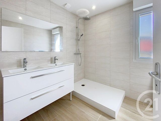 Maison &agrave; louer - 4 pi&egrave;ces - 94,20 m2 - St Nazaire - 44 - PAYS-DE-LOIRE
