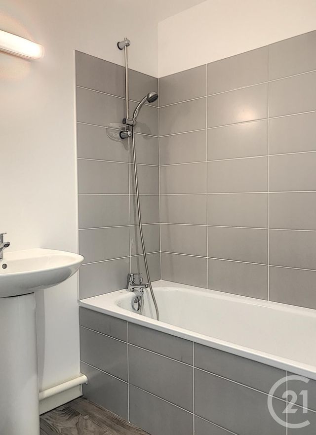 Appartement T2 &agrave; louer - 2 pi&egrave;ces - 50,33 m2 - St Nazaire - 44 - PAYS-DE-LOIRE