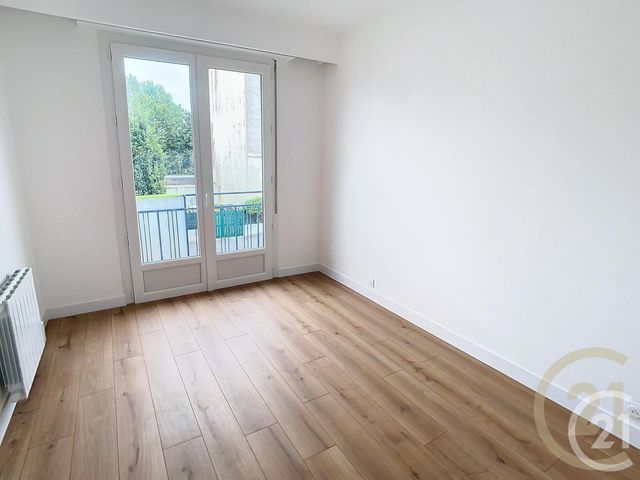 Appartement T5 &agrave; louer - 5 pi&egrave;ces - 83,43 m2 - St Nazaire - 44 - PAYS-DE-LOIRE